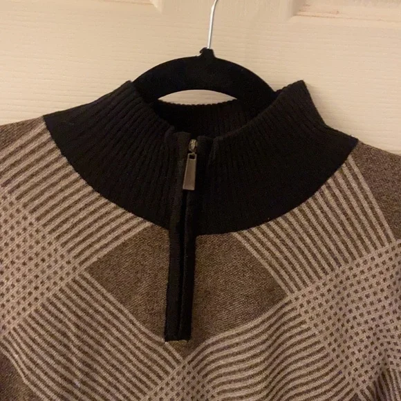 Sweater - Picture 2 of 3